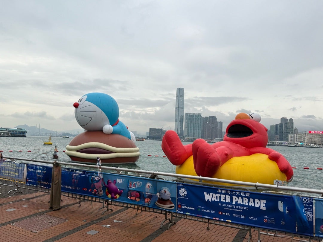 香港で世界初のウォーターパレード！巨大なドラえもんやラブブが