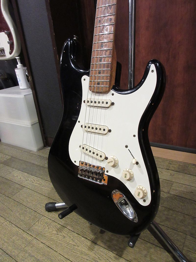ほぼエリッククラプトンのブラッキー！1957 Fender Stratocaster Black