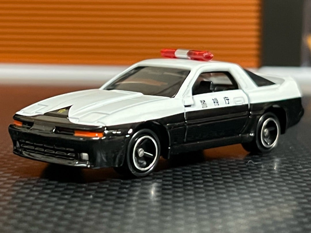 トミカ トヨタ スープラ 日本警察デザイン仕様 | 六畳一間の備忘録。