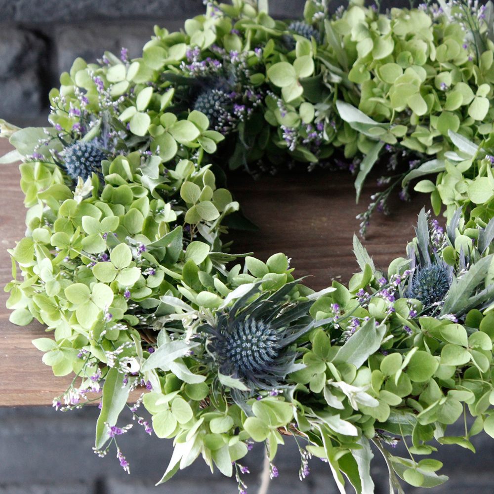 生花】紫陽花アナベルと青い小花のリース/はなどんやキット - 花材通販