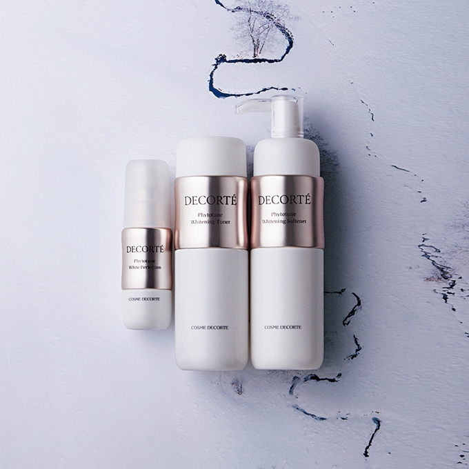 ライン美白大賞】コスメデコルテ （右から）フィトチューン