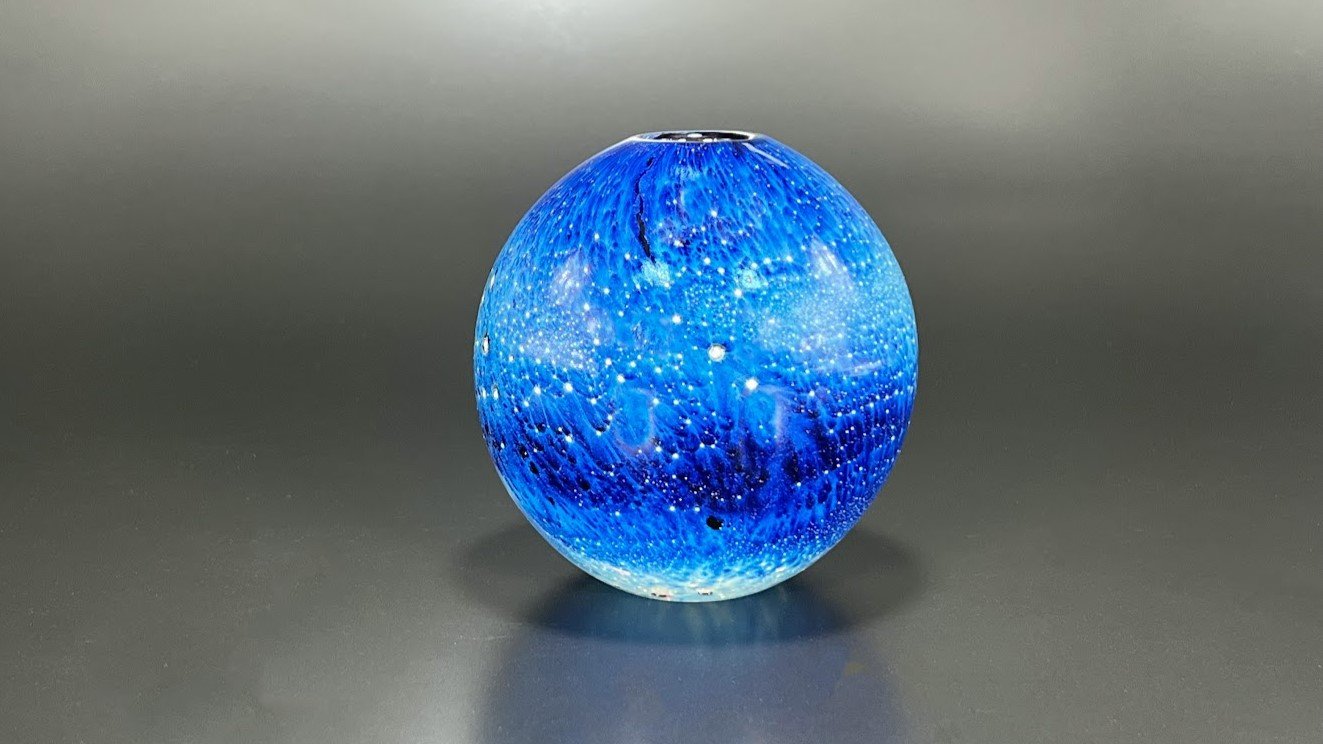 宇宙を楽しむ器 ”アイリス” 10年の歳月を掛けて確立した奇跡の宇宙模様