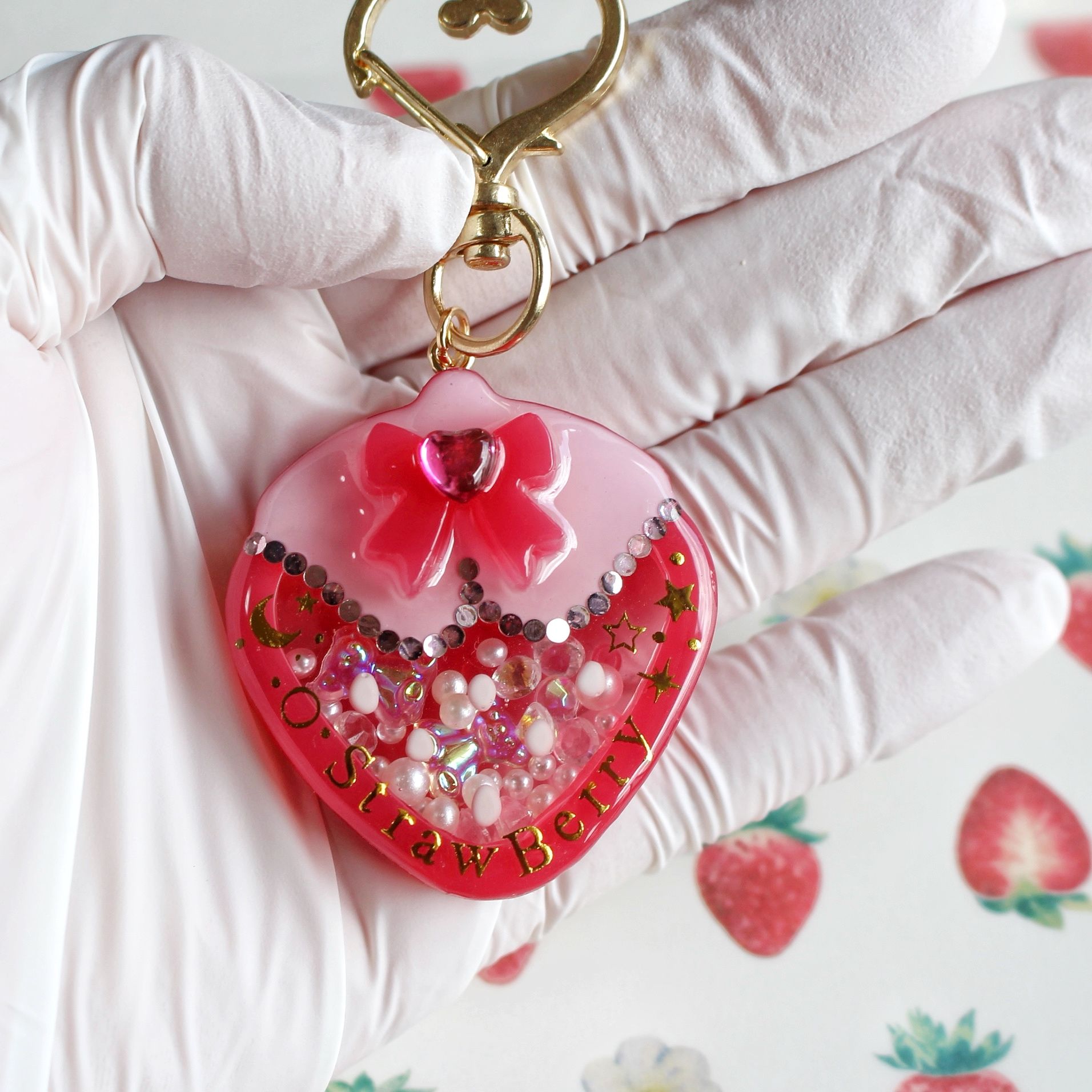 シリコンモールド イチゴ シェイカー シャカシャカ レジン | ク