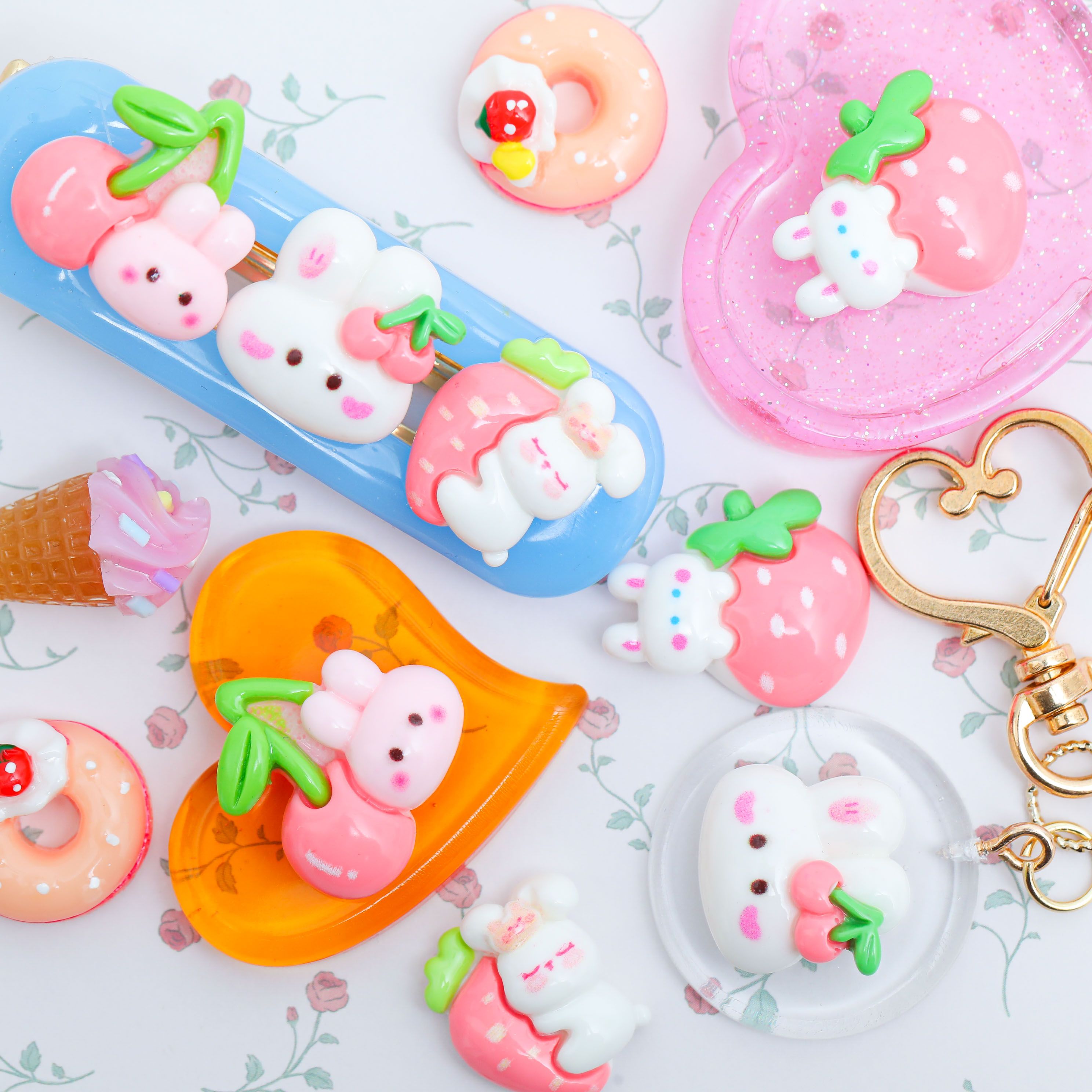 樹脂貼付けパーツ 果物 いちご うさぎ デコパーツ 10個入 | クロッチャ
