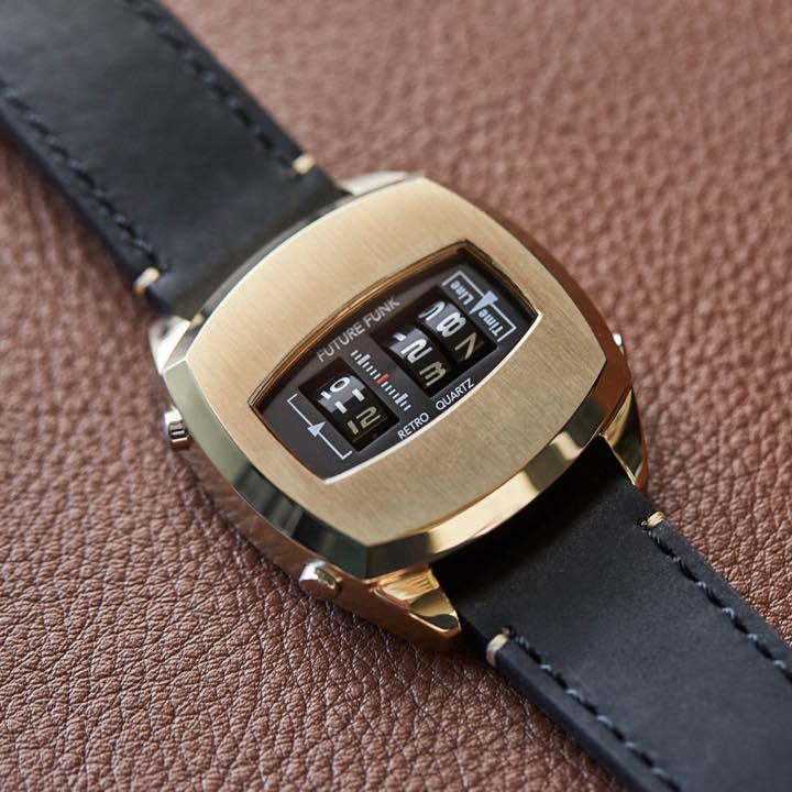 懐かしのローラー式腕時計が現代の技術を得て復刻 | GoodsPress Web