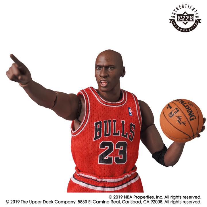 どのダンクを再現する？マイケル・ジョーダンのフィギュアで伝説を蘇ら