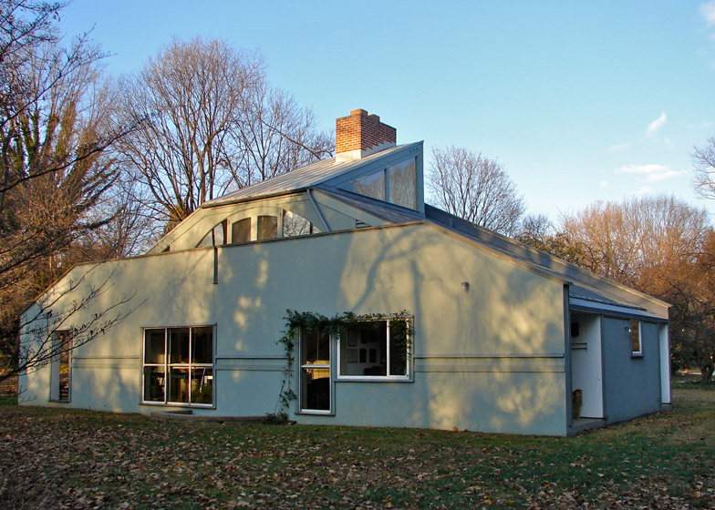 Postmodernism: Vanna Venturi House by Robert Venturi