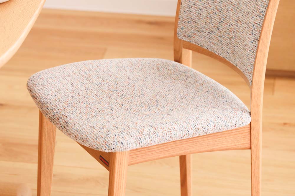 優和Ⅱ チェア | 【公式】飛騨の家具『株式会社シラカワ』