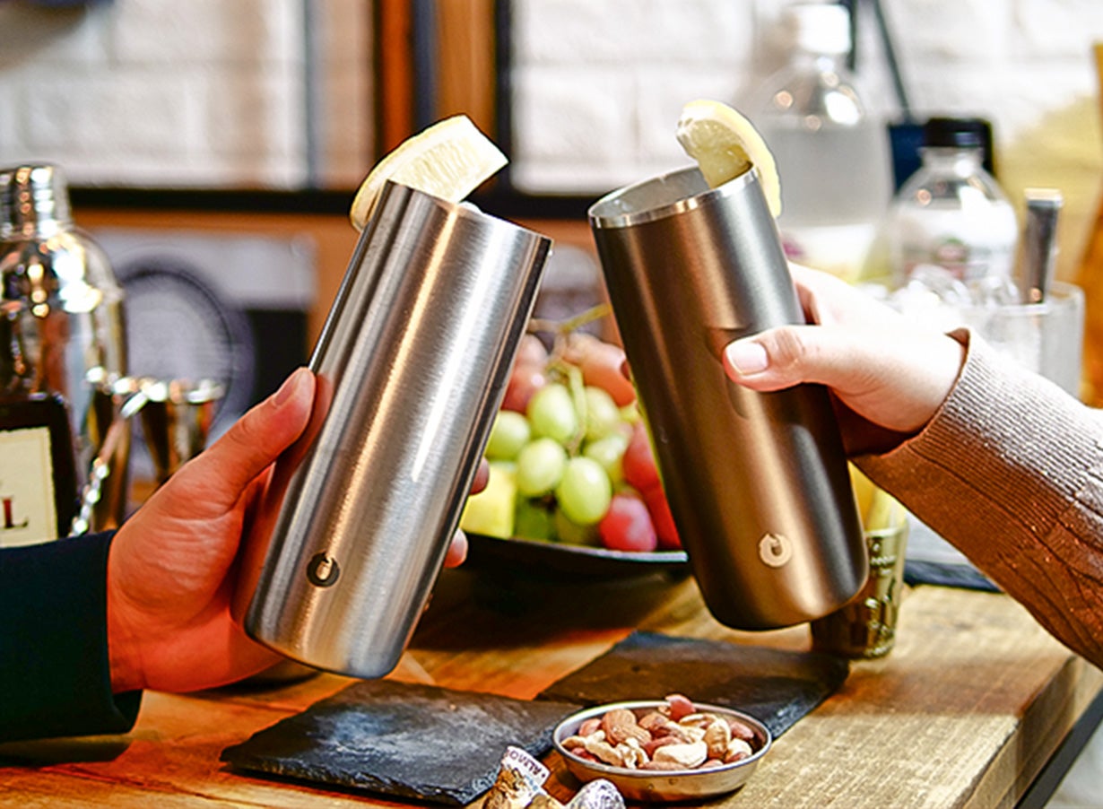 極上の喉ごしと冷たさが続く】大きな氷を長時間キープ。軽量ハイボール