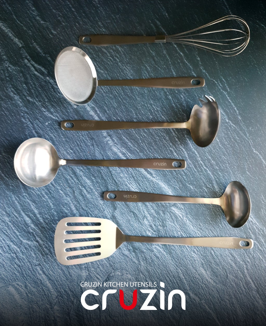 より衛生的に】高級感のあるステンレス素材、選りすぐりのキッチン