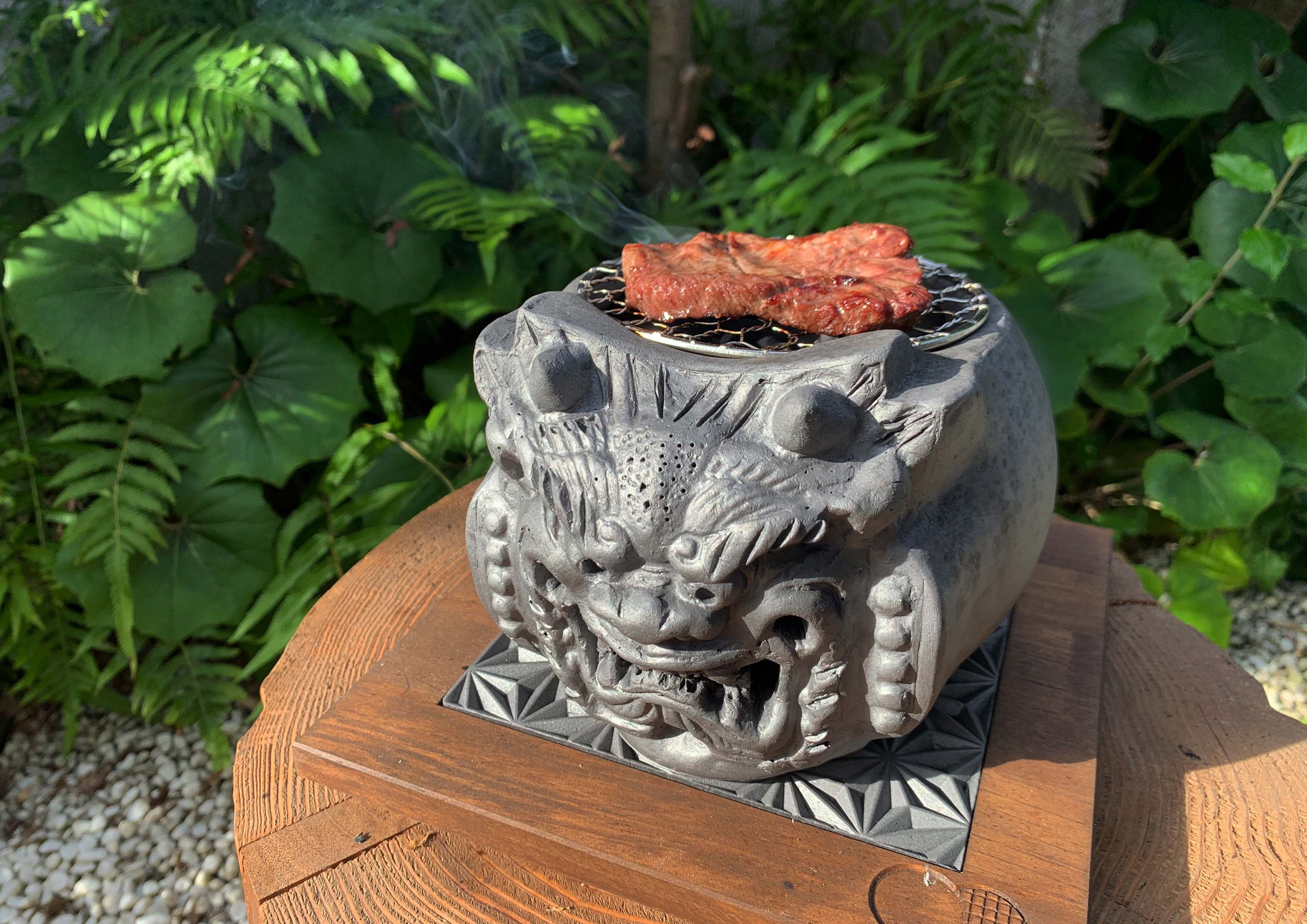 創業300年の伝統。瓦と炭のW赤外線で美味しく焼ける、鬼瓦七輪