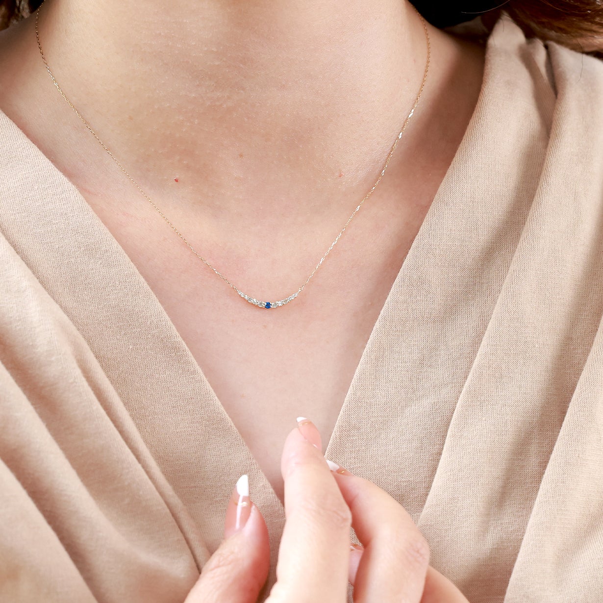 ドイツでしか採れない天然宝石。コバルトブルーが美しい「アウイナイト