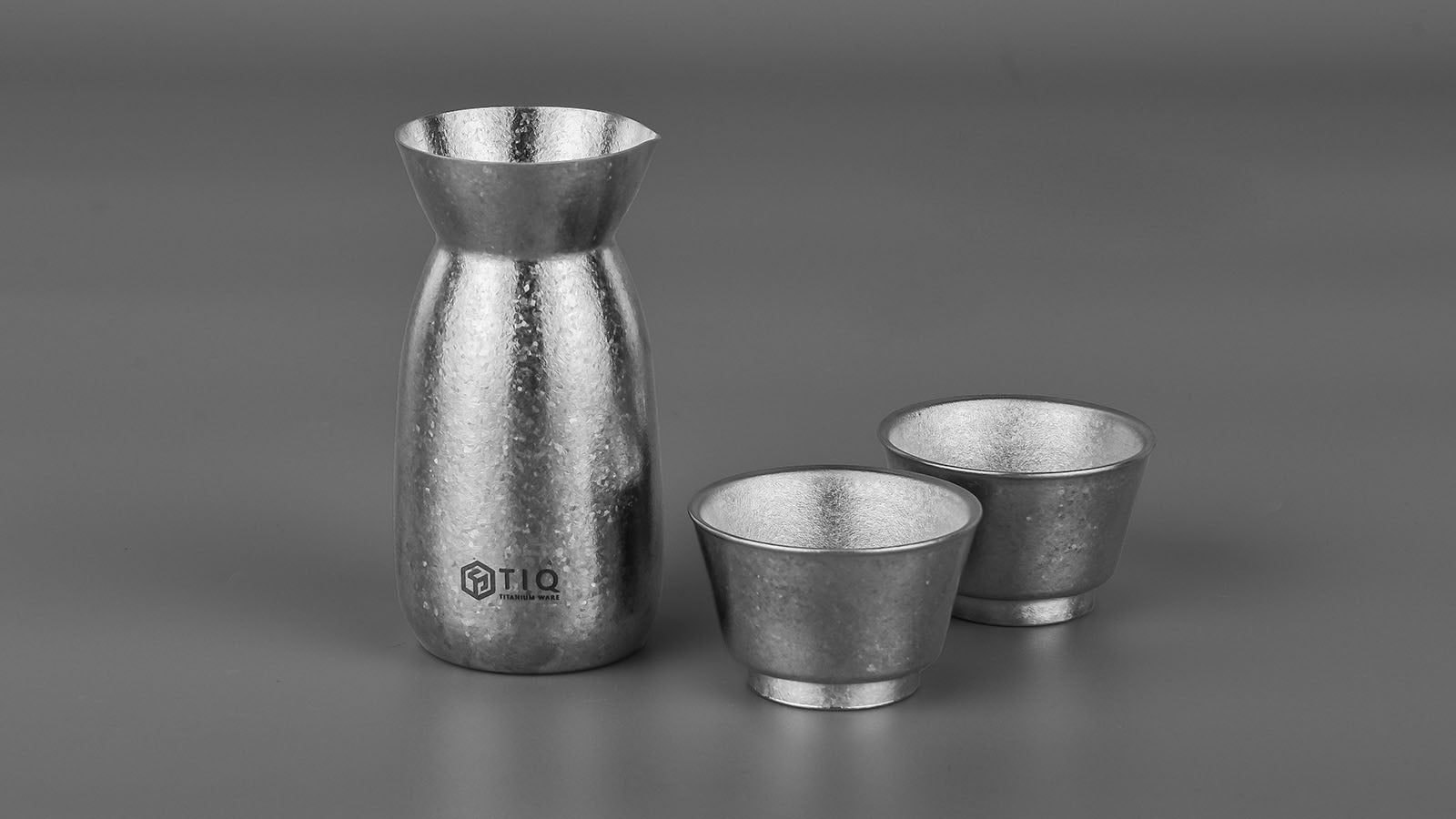 日本酒の美味しさが伝わる。TIQ結晶化チタン製の酒器澄まされたキレの