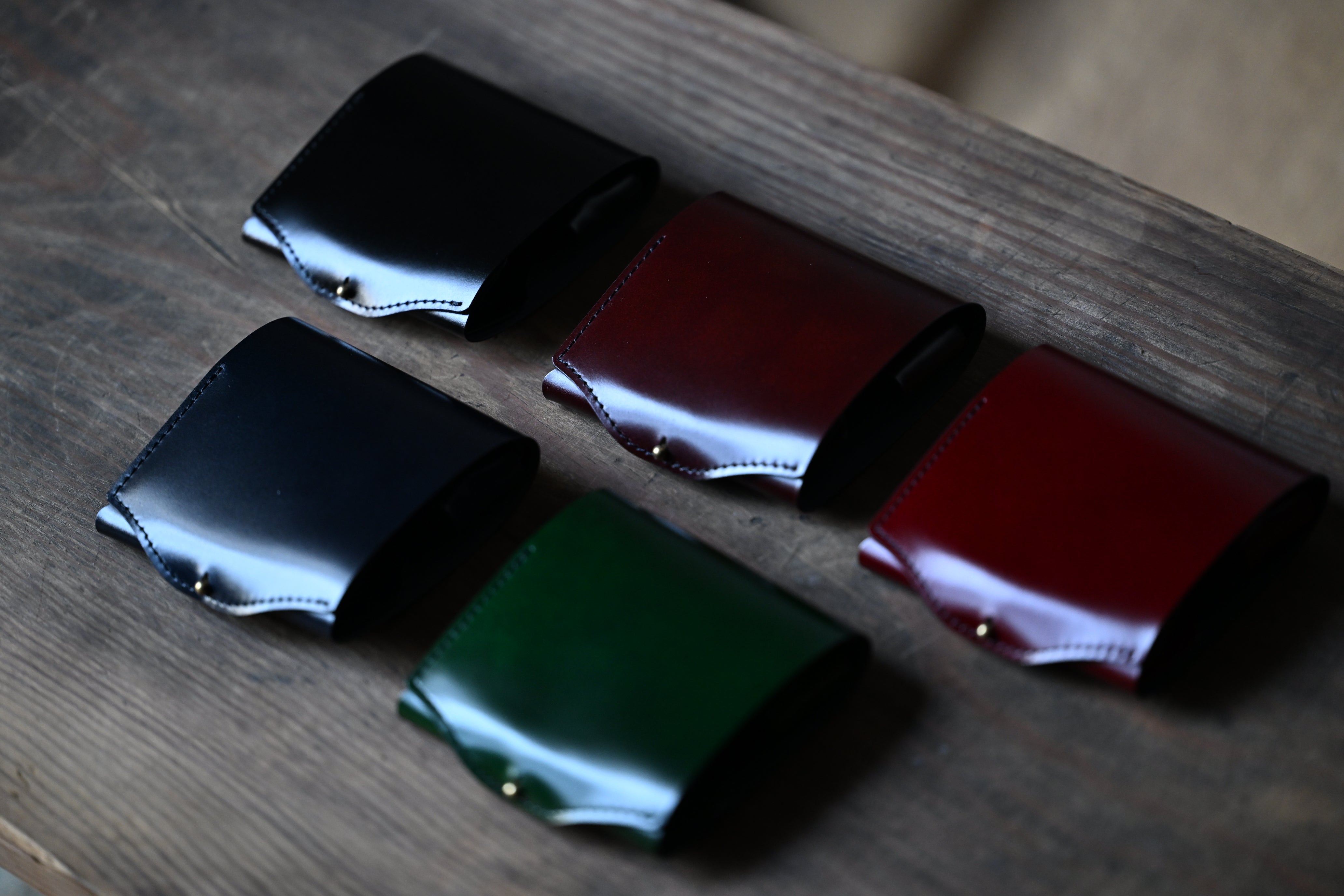 驚異的なサイズと薄さ。全パーツコードバン。二つ折り財布「new-usuha3