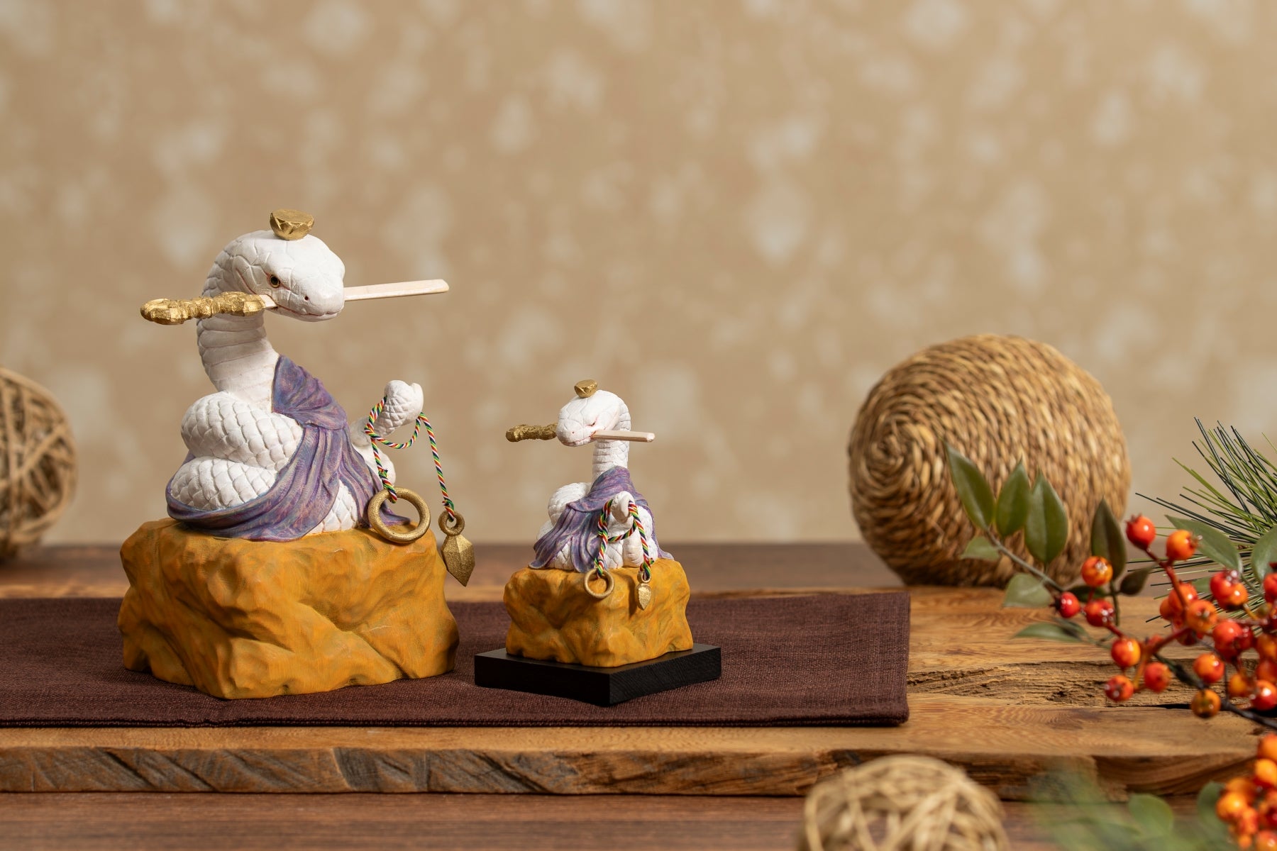 2025年の新春に幸せと開運を！ 仏師が創作した巳（蛇）姿の不動明王を