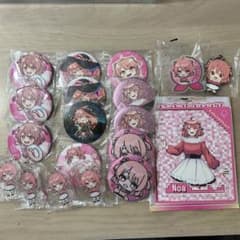 カラフルピーチ のあまとめ売り バラ売り可 缶バッチ - メルカリ