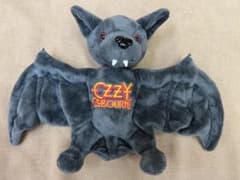 貴重】OZZY オジー・オズボーン PLUSH BAT ぬいぐるみ - メルカリ