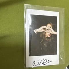 KARA ニコル サイン入りポラロイド写真 - メルカリ