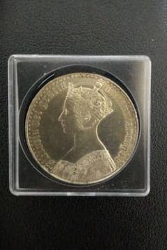 イギリス ゴチッククラウン アンデシモ 1847年 銀貨 本物 (銀貨保証