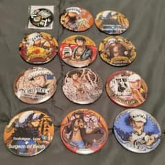 ONE PIECE トラファルガー・ロー 缶バッジ12個セット - メルカリ