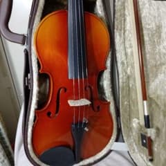 ♥️値下しました♥️スズキバイオリン4/4♥️品番200♥️弓ケ―ス松脂