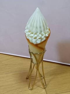 クレミア ソフトクリーム置物 スタンド付② - メルカリ