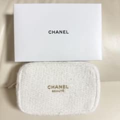 シャネル CHANEL 2024クリスマスコフレ ポーチ ホワイト 箱付き - メルカリ