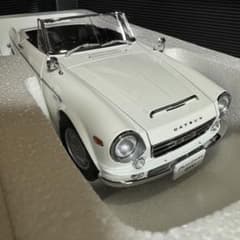 未展示品 オートアート 1/18 ダットサン フェアレディ 2000 SR311