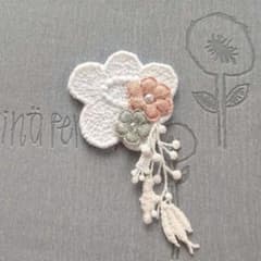 a 61 ミナペルホネンブローチアクセサリー ハンドメイドコサージュ