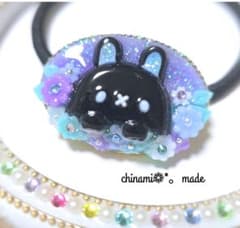 レジンヘアゴム ひょっこりうさぎBLACK - メルカリ