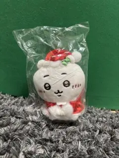 2026年最新】ちいかわサンタさんだ！持ちますマスコットうさぎの人気