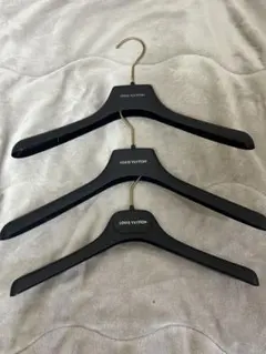 2026年最新】ヴィトン ハンガーの人気アイテム - メルカリ