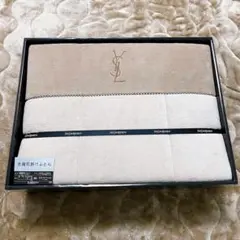 2026年最新】Yves Saint Laurent 掛け布団の人気アイテム - メルカリ