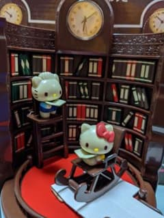 ハローキティ アクションレトロラブ本棚古時計