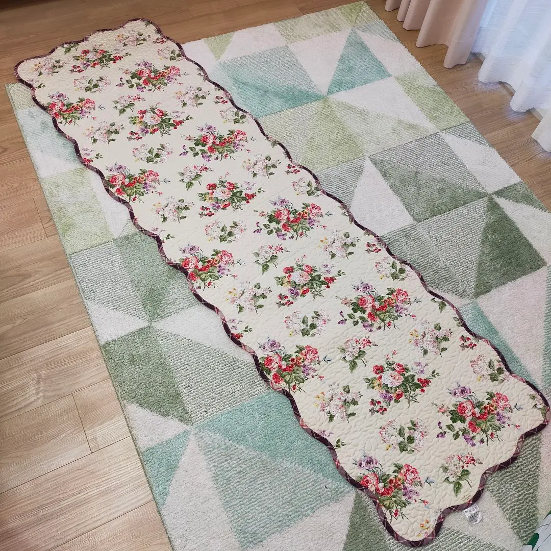 2026年最新】ローラアシュレイラグの人気アイテム - メルカリ