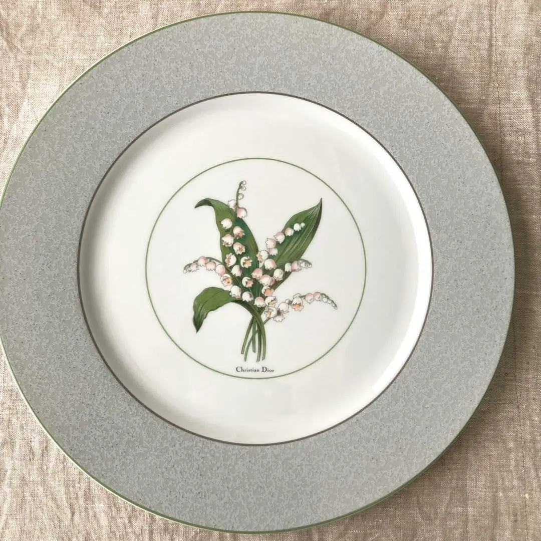 2026年最新】Dior すずらん カップの人気アイテム - メルカリ