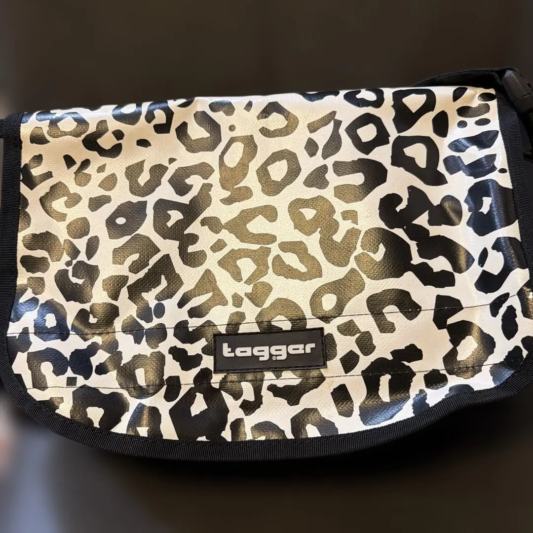 2026年最新】tagger メッセンジャーバッグの人気アイテム - メルカリ