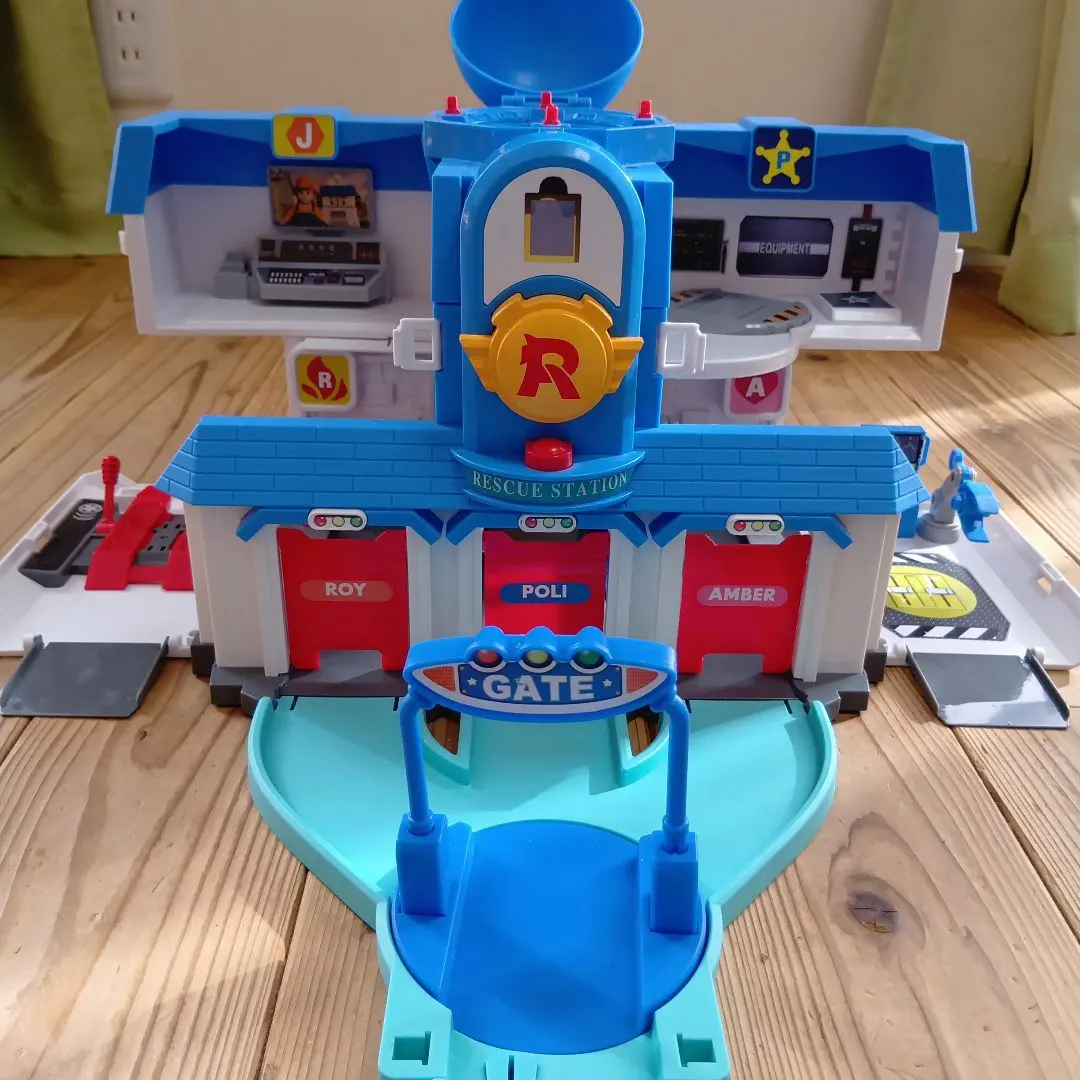 2026年最新】ロボカーポリー レスキューセンターの人気アイテム - メルカリ