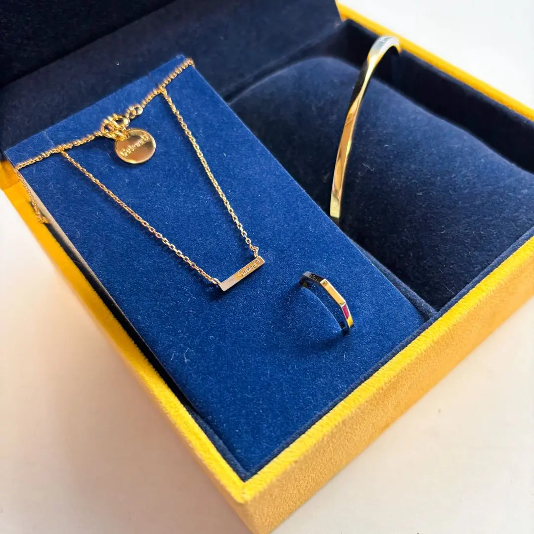 2026年最新】soireeo イヤーカフの人気アイテム - メルカリ