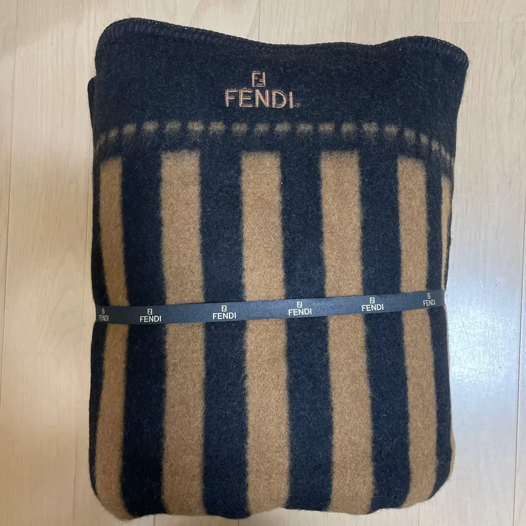 2026年最新】Fendi 毛布・ブランケットの人気アイテム - メルカリ