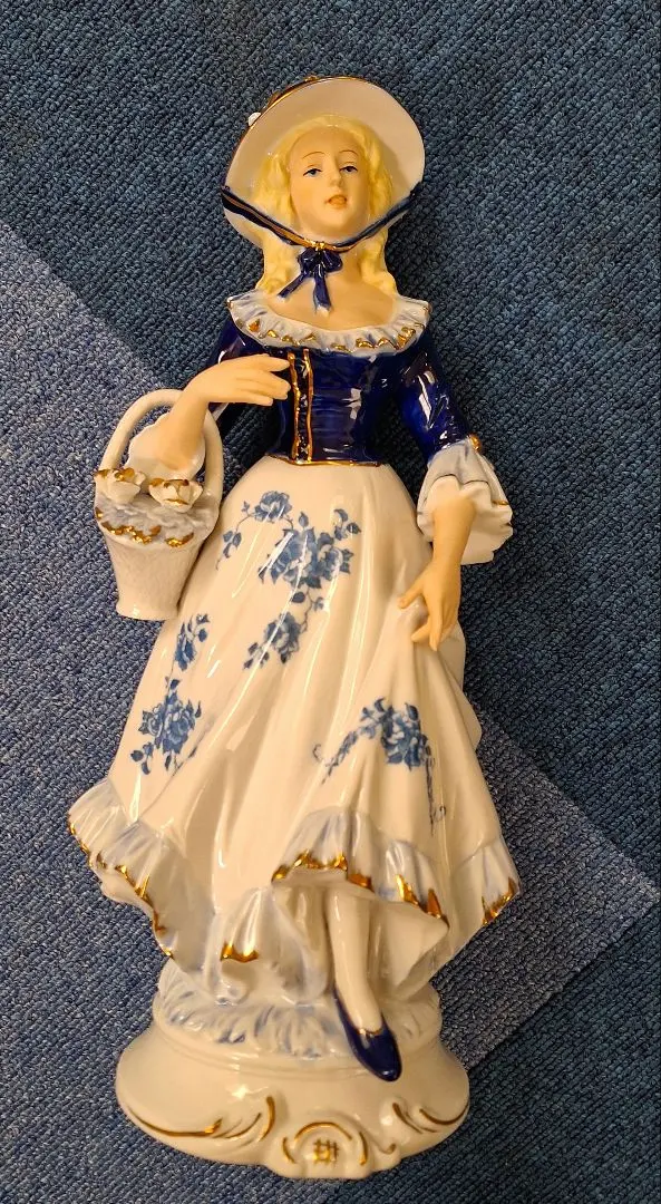 2026年最新】KPM 陶器 人形の人気アイテム - メルカリ