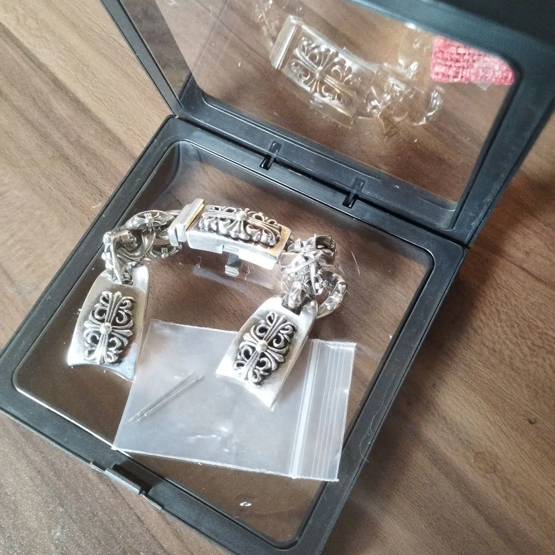 2026年最新】クロムハーツ 缶バッジの人気アイテム - メルカリ