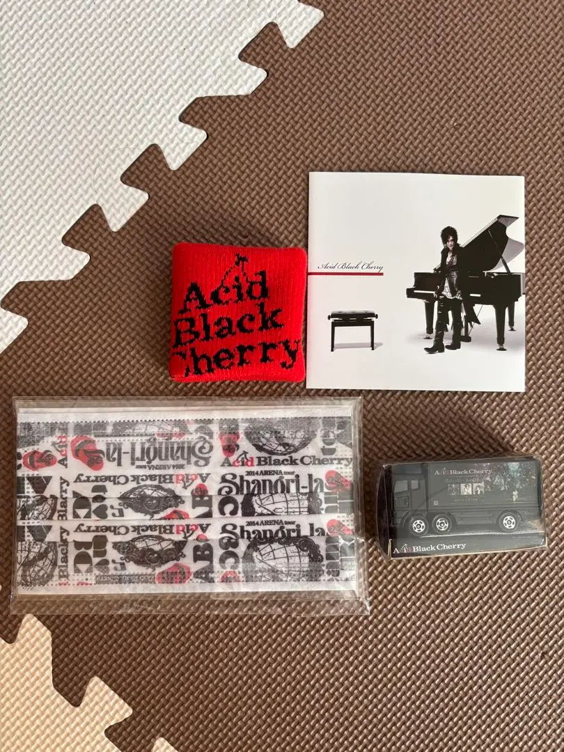 2026年最新】acid black cherry リストバンドの人気アイテム - メルカリ