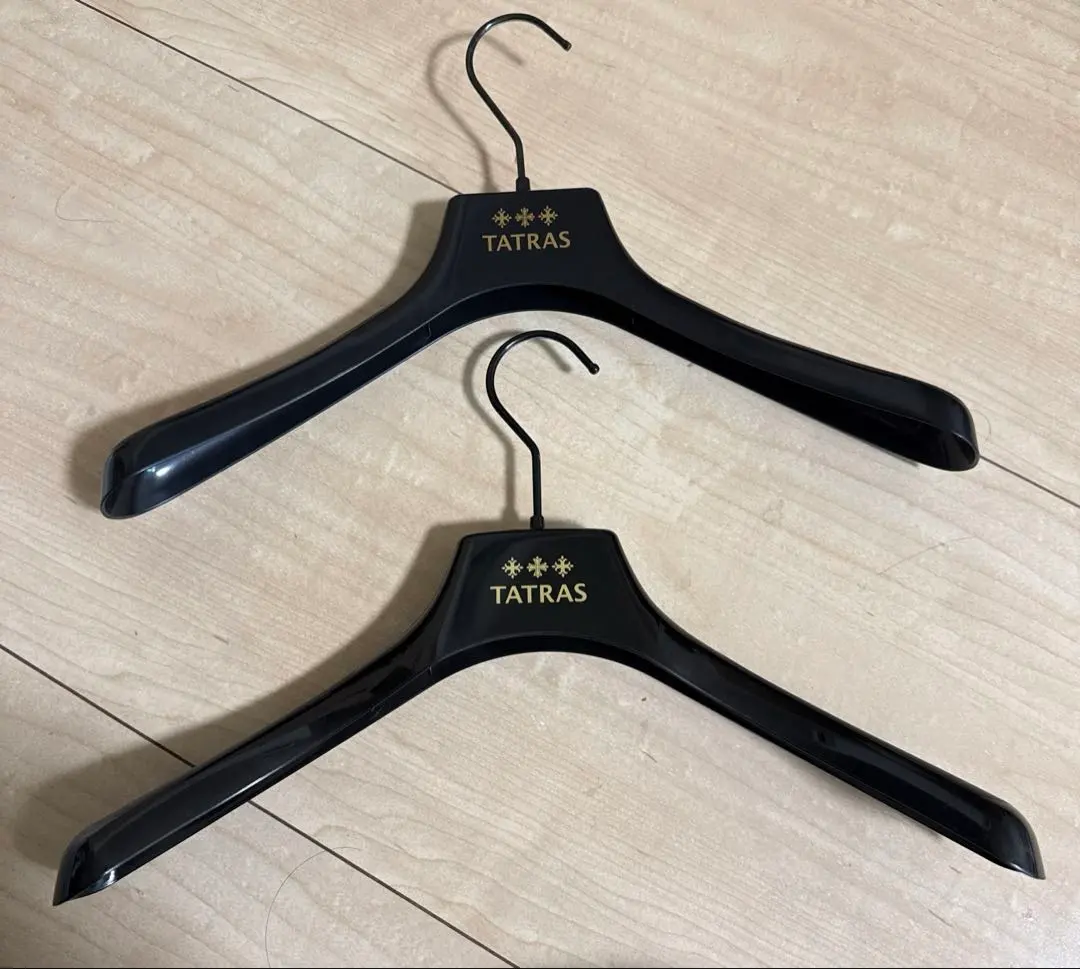 2026年最新】TATRAS 衣類ハンガーの人気アイテム - メルカリ
