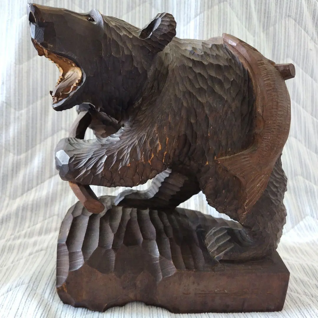 2026年最新】木彫り 熊 登別の人気アイテム - メルカリ