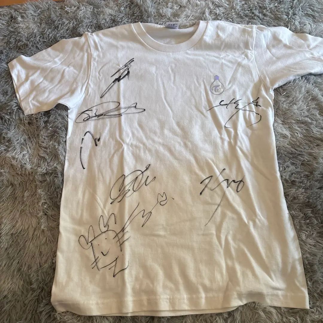 2026年最新】twice サイン入り tシャツの人気アイテム - メルカリ