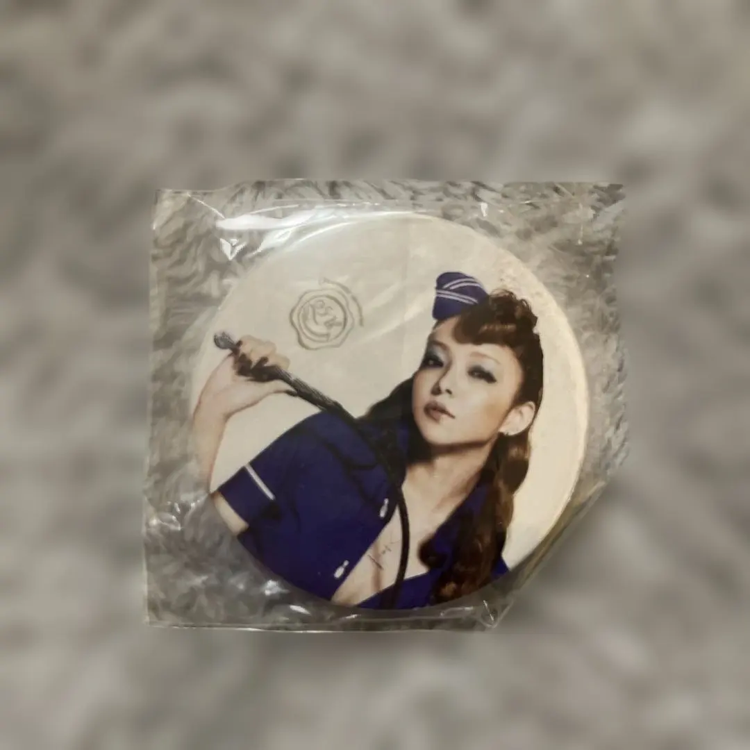 2026年最新】安室奈美恵缶バッチの人気アイテム - メルカリ