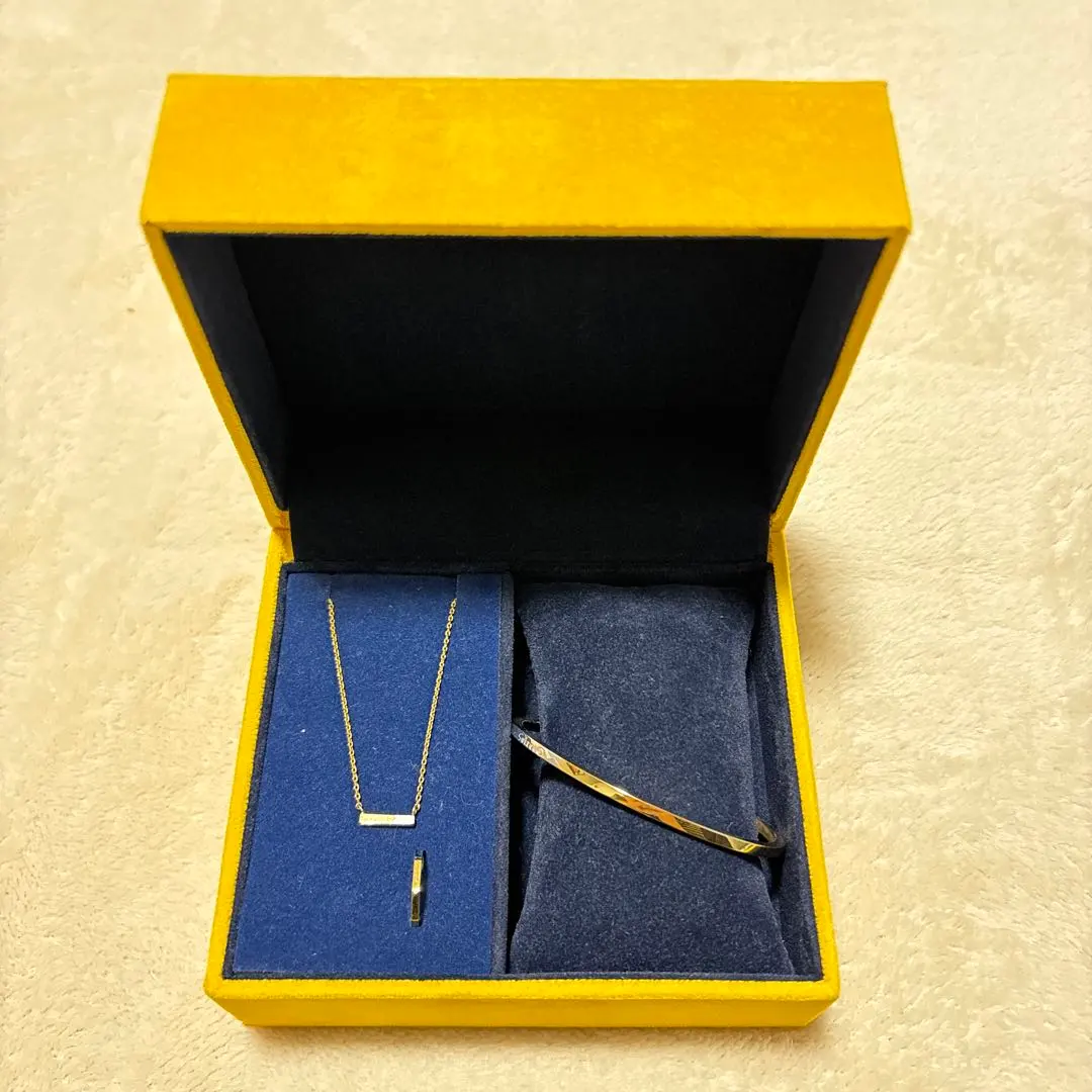 2026年最新】soireeo イヤーカフの人気アイテム - メルカリ