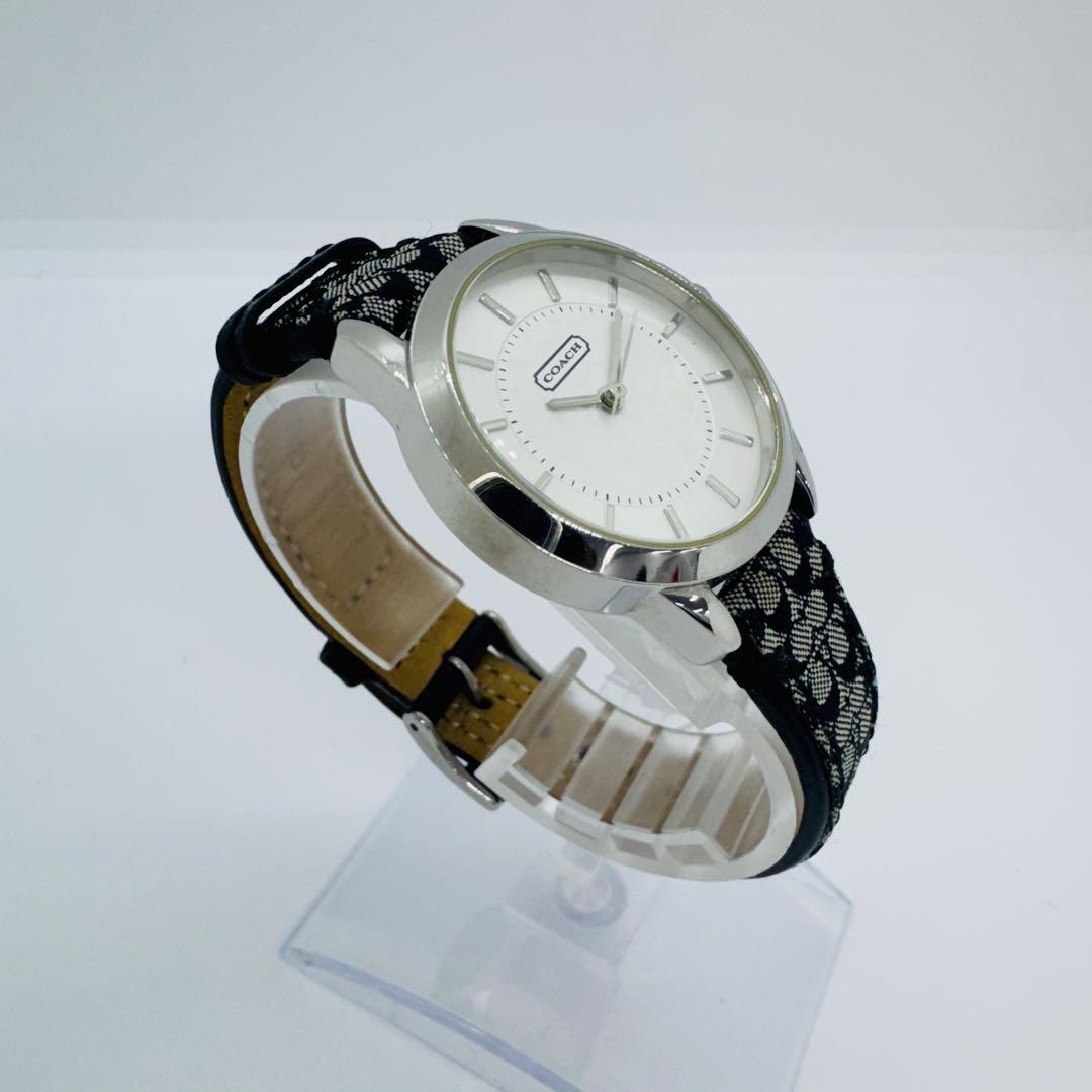 ✨COACH✨コーチ✨シグネチャー柄✨ホワイト文字盤✨レディース✨腕時計✨