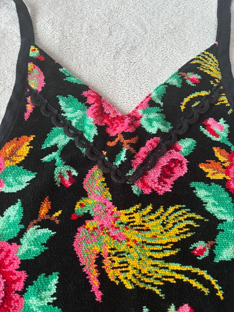 FELLER 花柄エプロン Vネック 黒